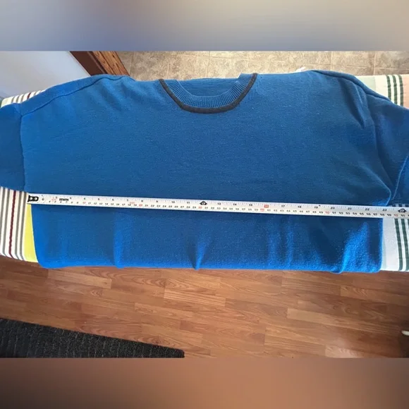 Initial knit sweater. - Picture 13 of 13